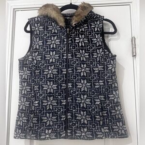 TALBOTS Knit blue and white snowflake fleece lined vest SP
